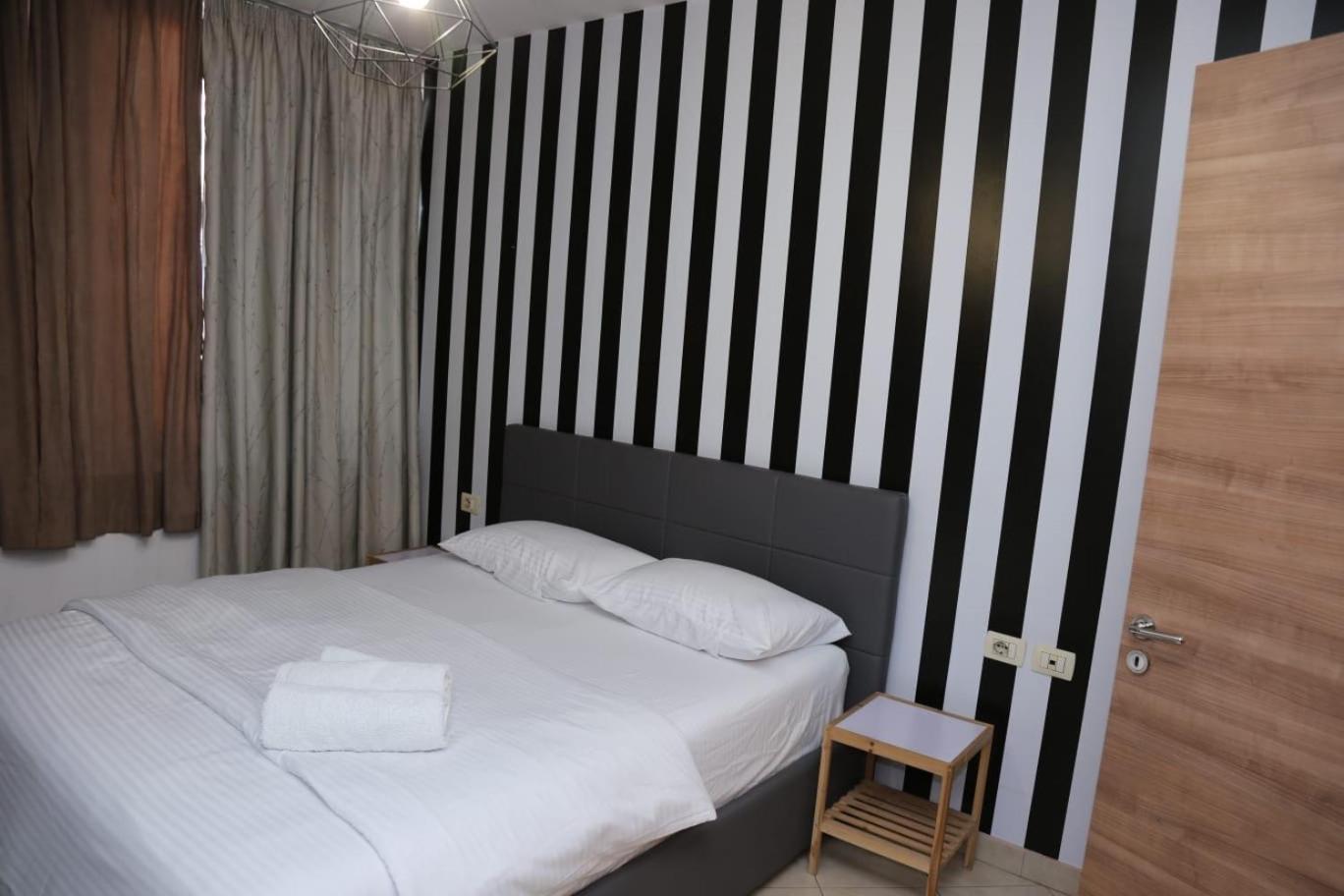 Ergi'S Host Apartment Tirana Extérieur photo
