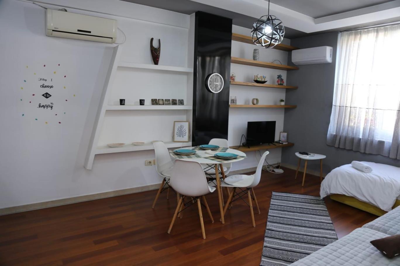 Ergi'S Host Apartment Tirana Extérieur photo